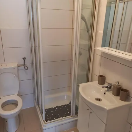Kaja Apartment *