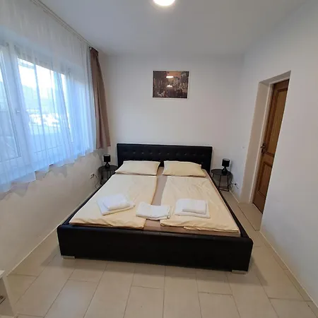 Kaja Apartment *